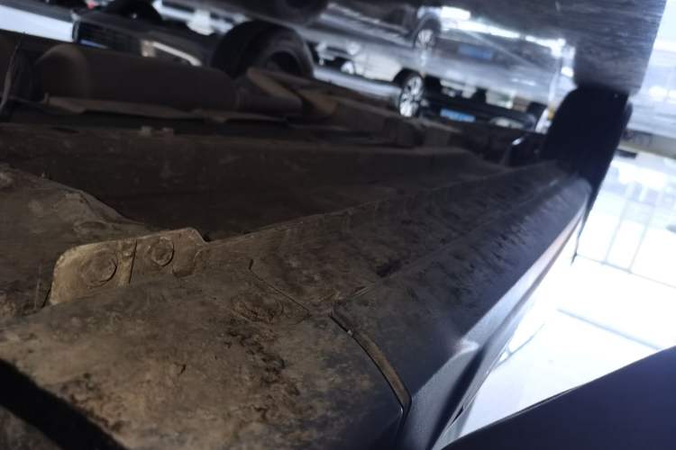 Used JETOUR X70 PRO 2023 1.5T DCT Comfort Edition 7-Seater Right Side Sill
