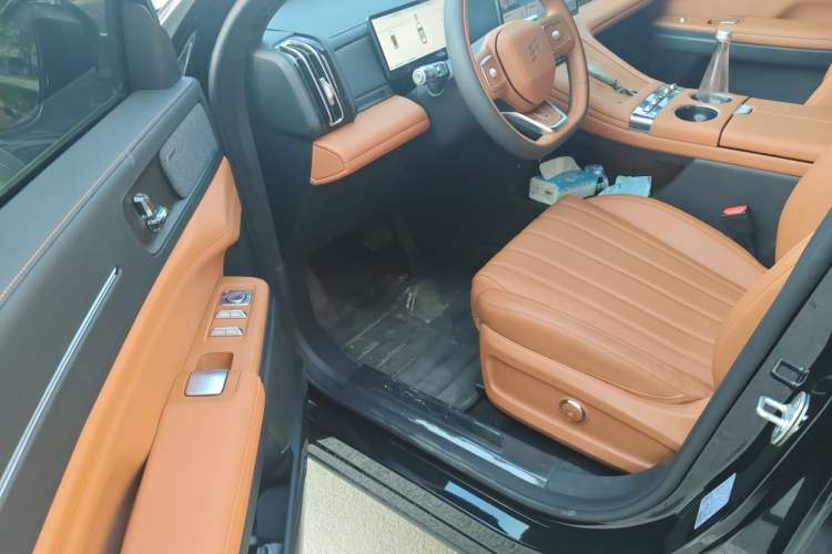 Used JETOUR X70L 2026 Model—1.5TD Dual-Clutch Luxury, 5-seater Driver Seat