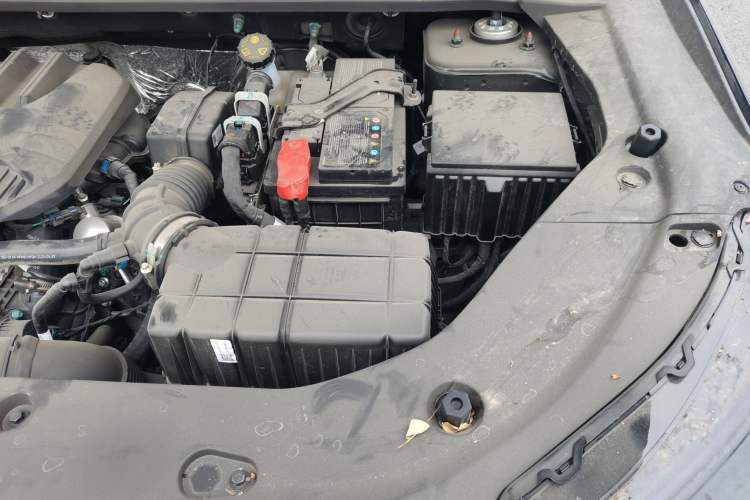 Used JETOUR X70L 2026 Model—1.5TD Dual-Clutch Comfort, 7-seater Engine Bay Left