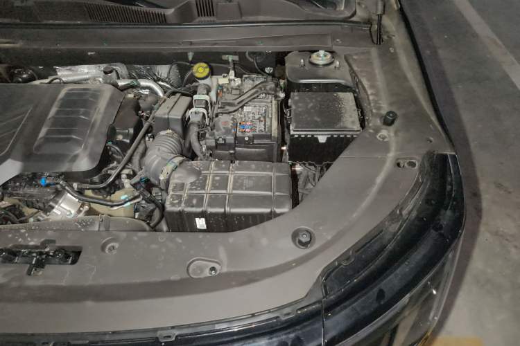 Used JETOUR X70L 2026 Model—2.0TD Automatic Flagship, 5-seater Engine Bay Left