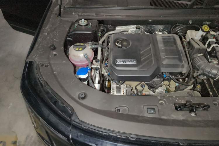 Used JETOUR X70L 2026 Model—2.0TD Automatic Flagship, 5-seater Engine Bay Right