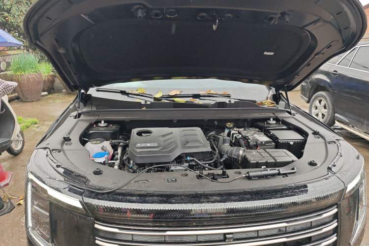 Used JETOUR X70L 2026 Model—2.0TD Automatic Elite, 7-seater Engine Bay