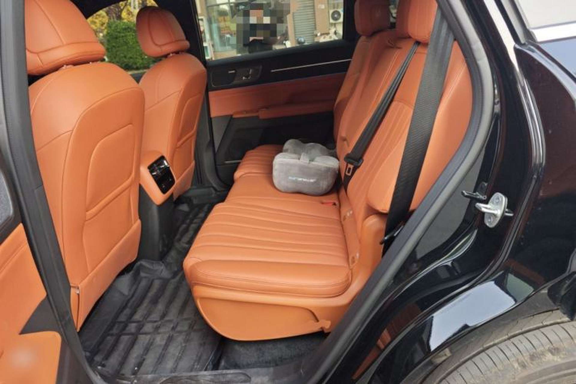 Used JETOUR X70L 2026 Model—2.0TD Automatic Elite, 7-seater Left Rear Seat