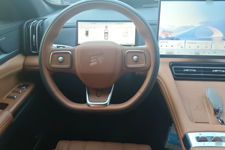 Used JETOUR X70L 2026 Model—1.5TD Dual-Clutch Luxury, 5-seater Steering Wheel