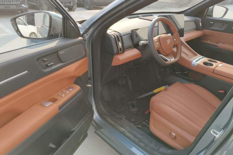 Used JETOUR X70L 2026 Model—2.0TD Automatic Flagship, 7-seater Driver Seat
