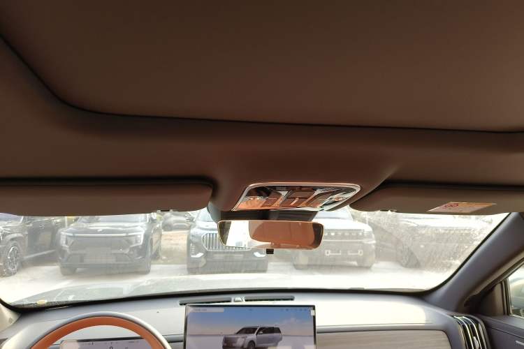 Used JETOUR X70L 2026 Model—2.0TD Automatic Flagship, 7-seater Headliner