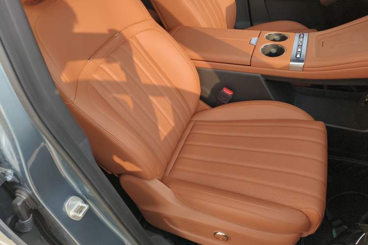 Used JETOUR X70L 2026 Model—2.0TD Automatic Flagship, 7-seater Right Front Seat