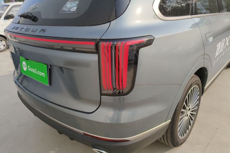 Used JETOUR X70L 2026 Model—2.0TD Automatic Flagship, 7-seater Right Rear Taillight