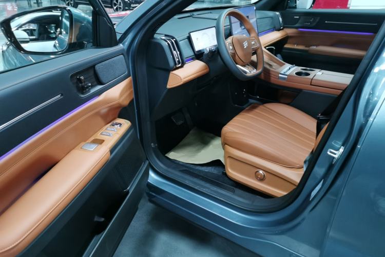 Used JETOUR X70L 2026 Model—2.0TD Automatic Flagship, 7-seater Driver Seat