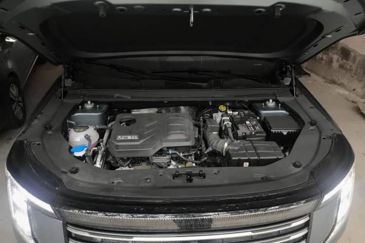 Used JETOUR X70L 2026 Model—2.0TD Automatic Flagship, 7-seater Engine Bay