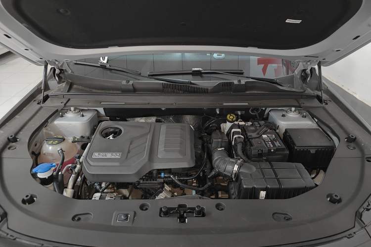 Used JETOUR X70L 2026 Model—2.0TD Automatic Flagship, 7-seater Engine Bay