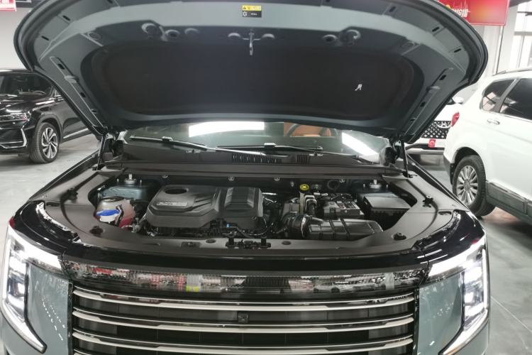 Used JETOUR X70L 2026 Model—2.0TD Automatic Flagship, 7-seater Engine Bay