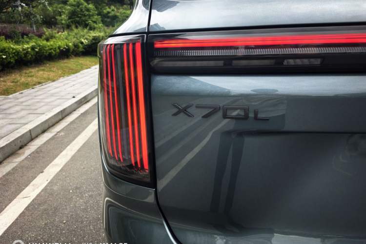 Used JETOUR X70L 2026 Model—1.5TD Dual-Clutch Luxury, 7-seater Exterior 3