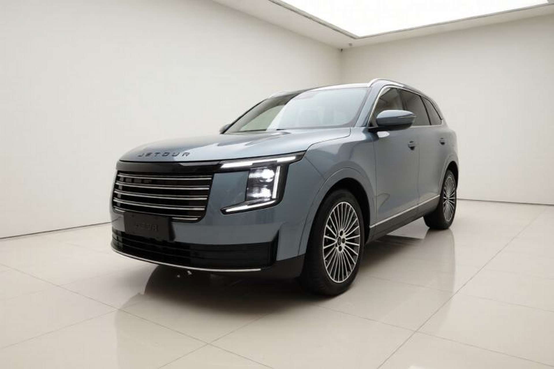 Used JETOUR X70L 2026 Model—2.0TD Automatic Flagship, 7-seater Front Left 45 Deg