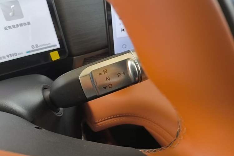 Used JETOUR X70L 2026 Model—2.0TD Automatic Flagship, 7-seater Gear Lever