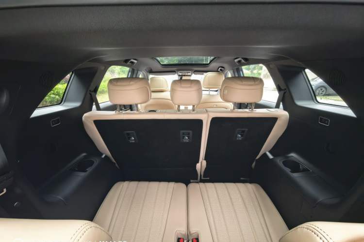 Used JETOUR X70L 2026 Model—1.5TD Dual-Clutch Luxury, 7-seater Interior 1