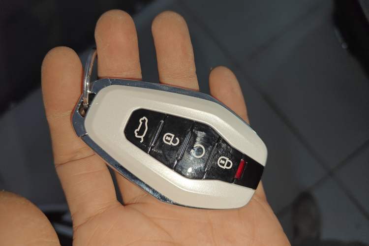 Used JETOUR X70L 2026 Model—2.0TD Automatic Flagship, 7-seater Interior 1