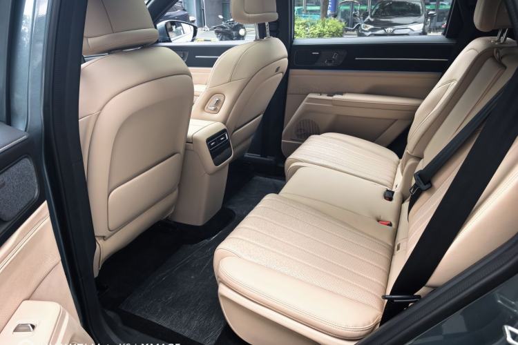 Used JETOUR X70L 2026 Model—1.5TD Dual-Clutch Luxury, 7-seater Interior 2