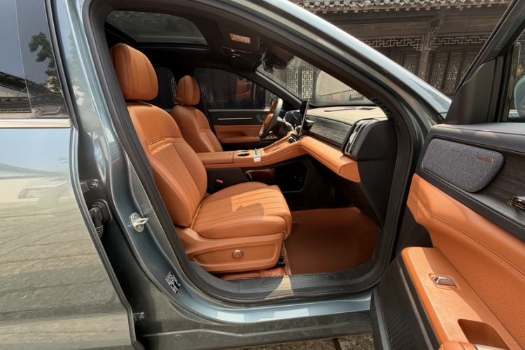 Used JETOUR X70L 2026 Model—2.0TD Automatic Flagship, 7-seater Interior 2