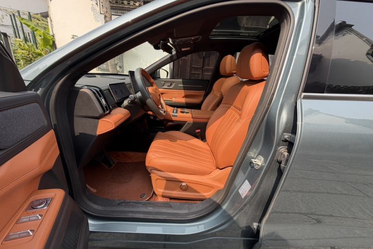 Used JETOUR X70L 2026 Model—2.0TD Automatic Flagship, 7-seater Interior 6