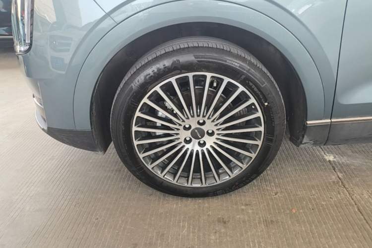 Used JETOUR X70L 2026 Model—2.0TD Automatic Flagship, 7-seater Left Front Wheel Hub
