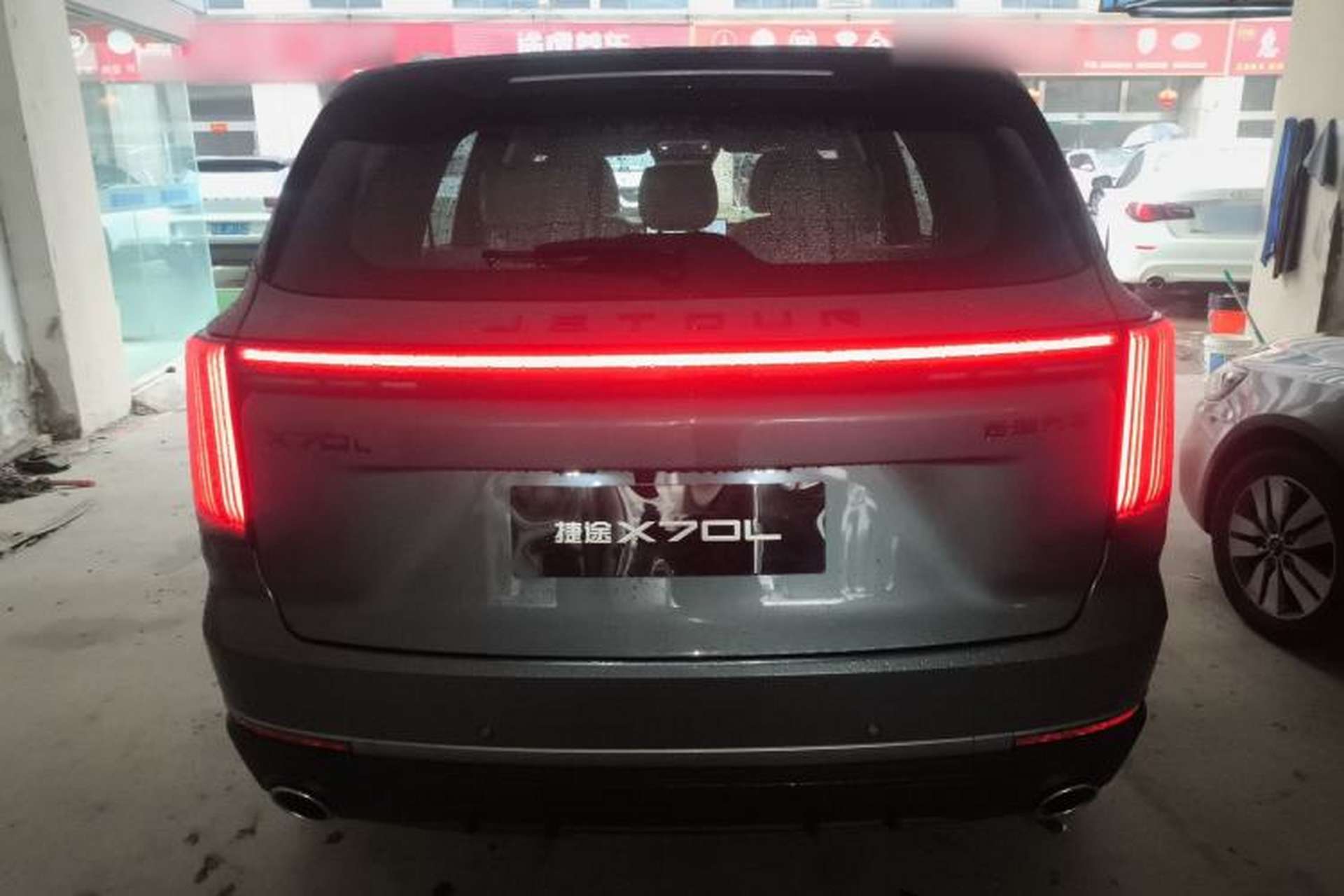 Used JETOUR X70L 2026 Model—2.0TD Automatic Flagship, 7-seater Rear