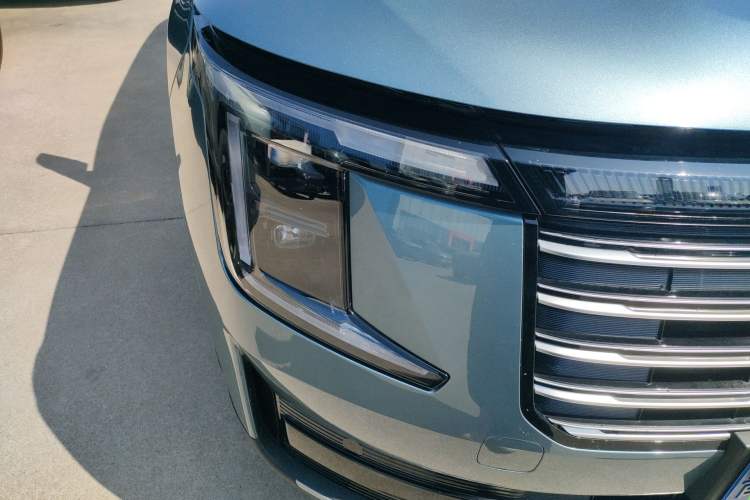 Used JETOUR X70L 2026 Model—2.0TD Automatic Flagship, 7-seater Right Front Headlight