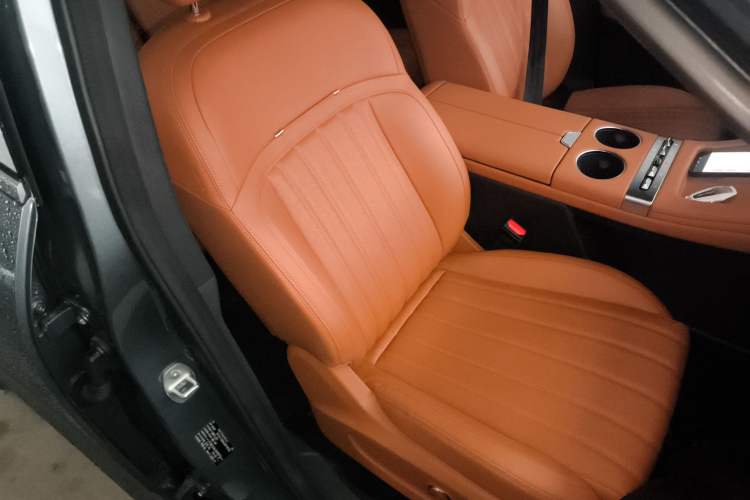 Used JETOUR X70L 2026 Model—2.0TD Automatic Flagship, 7-seater Right Front Seat