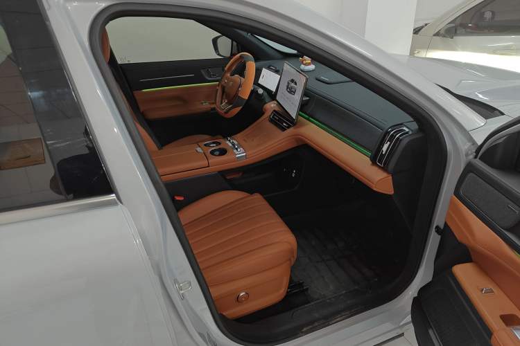 Used JETOUR X70L 2026 Model—2.0TD Automatic Flagship, 7-seater Right Front Seat
