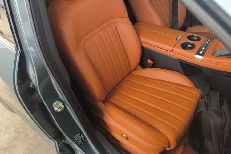 Used JETOUR X70L 2026 Model—2.0TD Automatic Flagship, 7-seater Right Front Seat