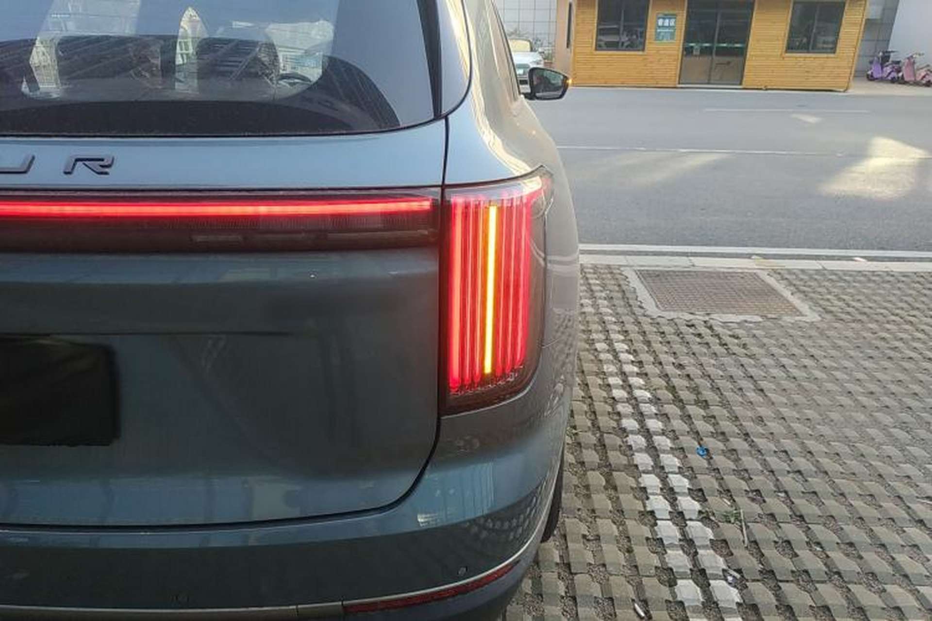 Used JETOUR X70L 2026 Model—1.5TD Dual-Clutch Comfort, 5-seater Right Rear Taillight