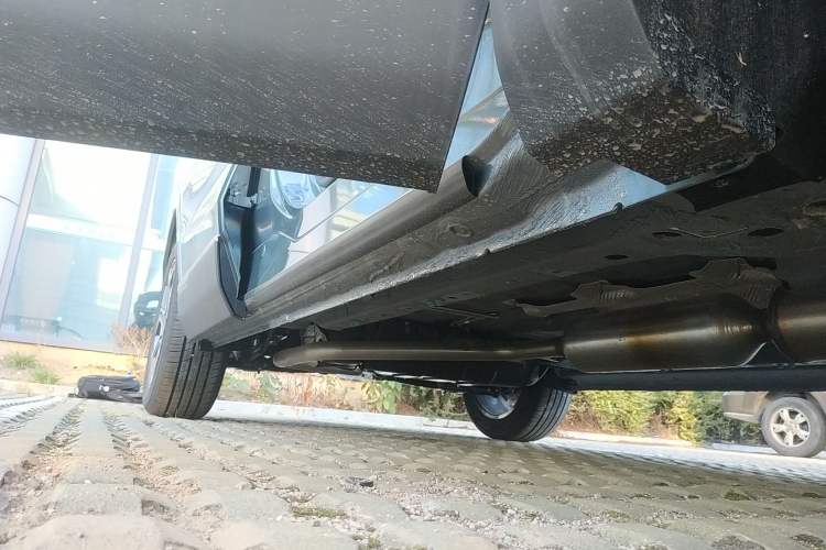 Used JETOUR X70L 2026 Model—1.5TD Dual-Clutch Comfort, 5-seater Right Side Sill