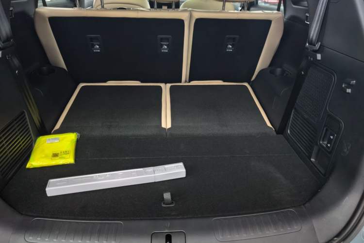 Used JETOUR X70L 2026 Model—1.5TD Dual-Clutch Luxury, 7-seater Trunk