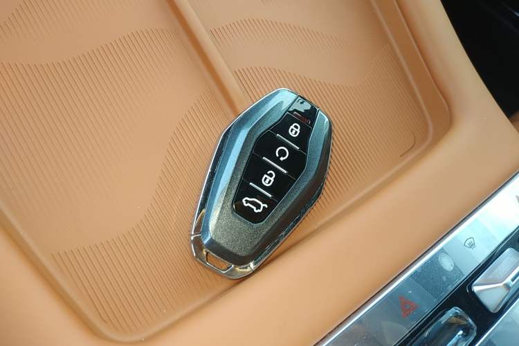 Used JETOUR X70L 2026 Model—1.5TD Dual-Clutch Comfort, 5-seater Vehicle Key