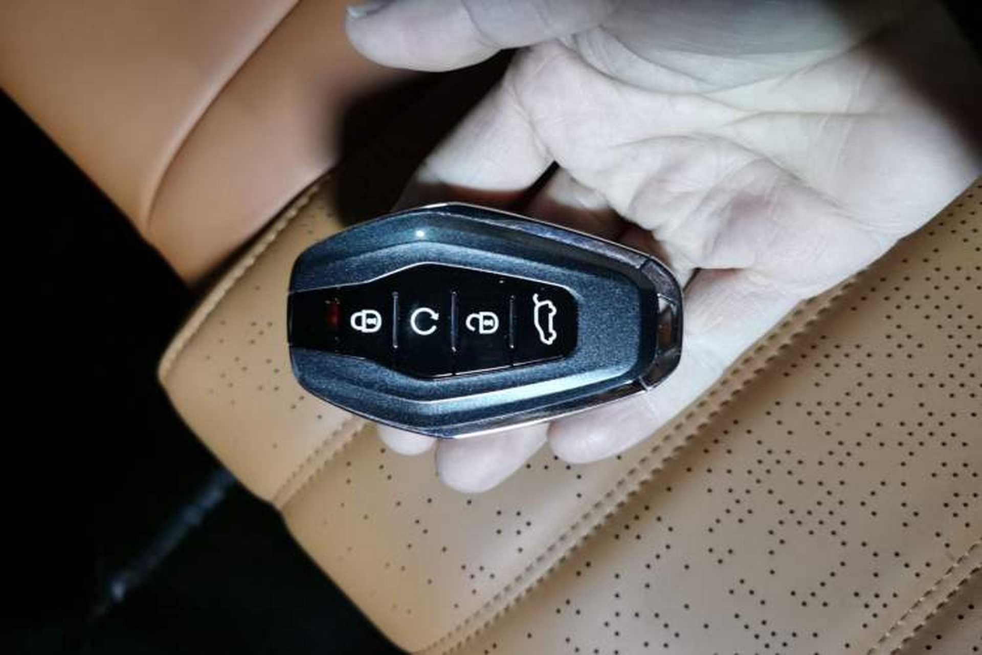 Used JETOUR X70L 2026 Model—2.0TD Automatic Flagship, 7-seater Vehicle Key