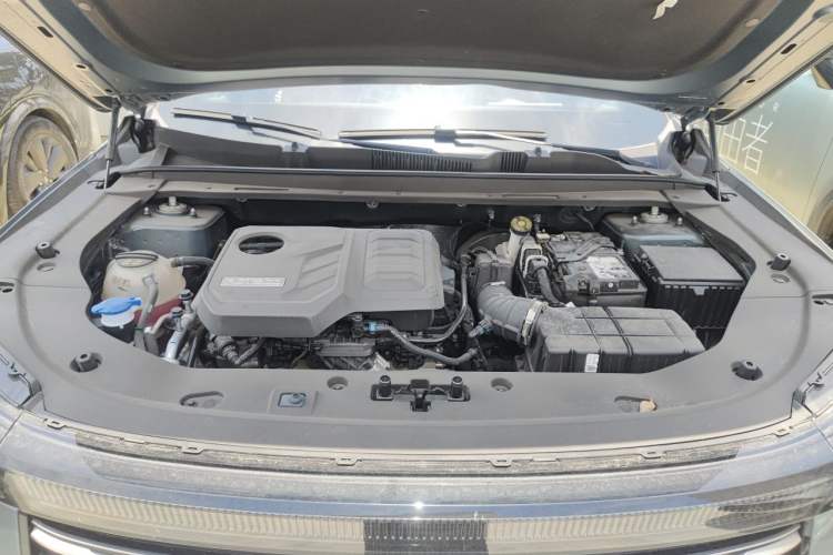 Used JETOUR X70L 2026 Model—2.0TD Automatic Flagship, 7-seater Engine Bay