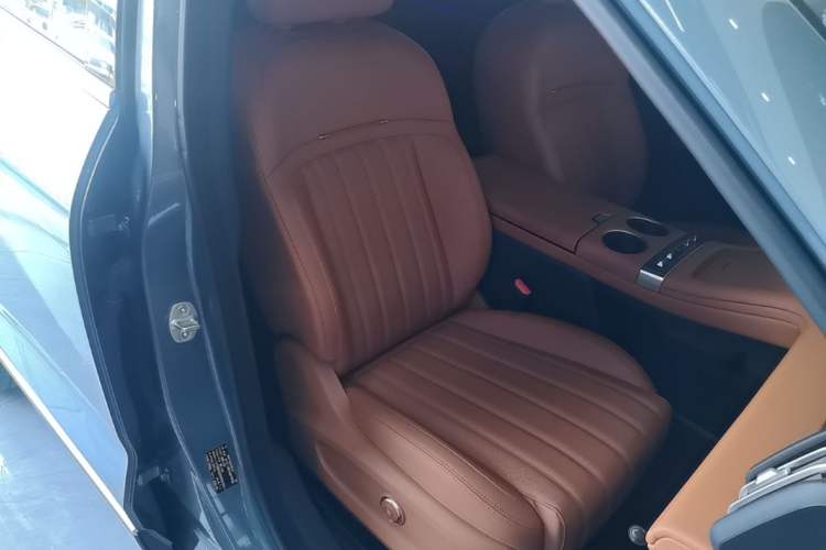 Used JETOUR X70L 2026 Model—2.0TD Automatic Flagship, 7-seater Right Front Seat