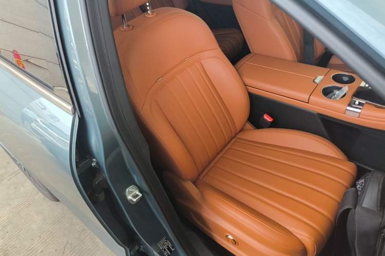 Used JETOUR X70L 2026 Model—2.0TD Automatic Flagship, 7-seater Right Front Seat