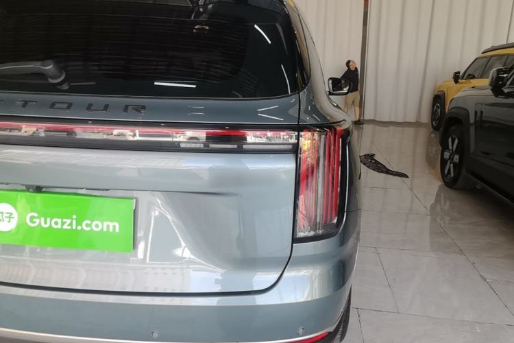 Used JETOUR X70L 2026 Model—2.0TD Automatic Flagship, 7-seater Right Rear Taillight