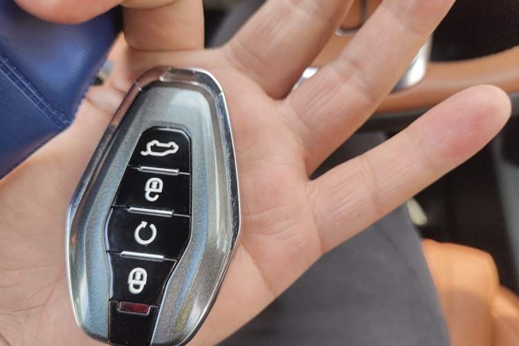 Used JETOUR X70L 2026 Model—2.0TD Automatic Flagship, 7-seater Vehicle Key