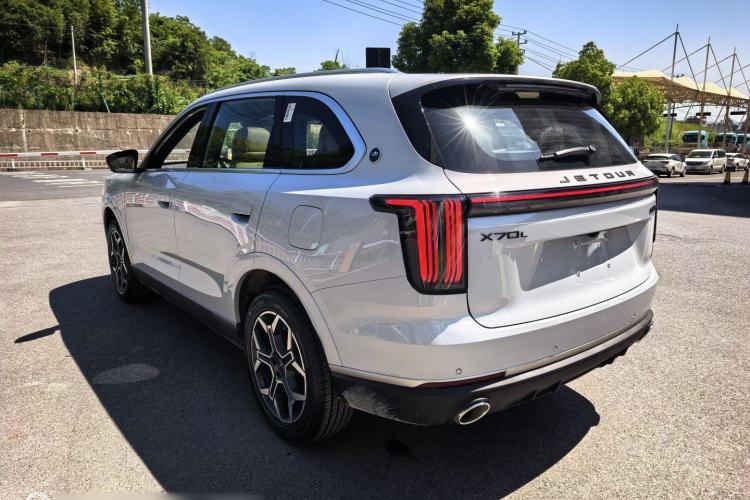 Used JETOUR X70L 2026 Model—1.5TD Dual-Clutch Comfort, 7-seater Exterior 3