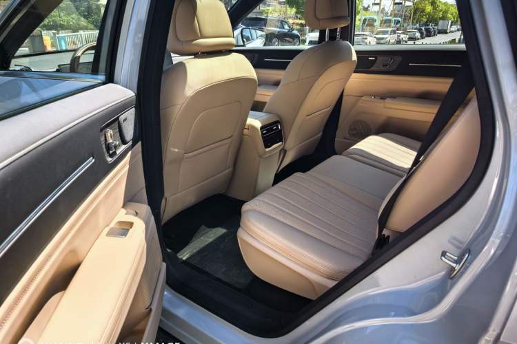 Used JETOUR X70L 2026 Model—1.5TD Dual-Clutch Comfort, 7-seater Interior 3