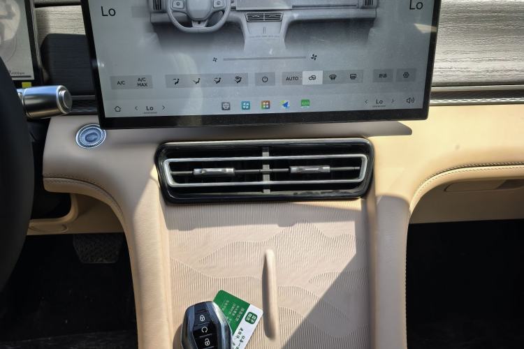 Used JETOUR X70L 2026 Model—1.5TD Dual-Clutch Comfort, 7-seater Interior 5