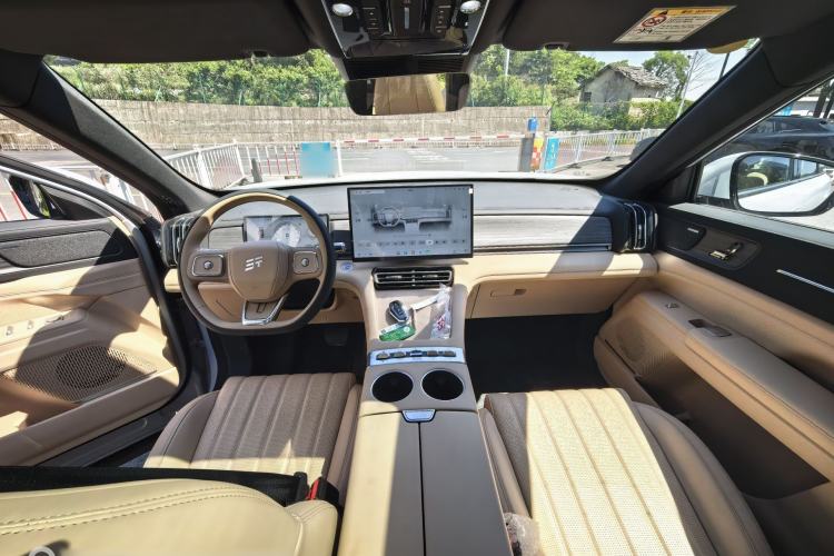 Used JETOUR X70L 2026 Model—1.5TD Dual-Clutch Comfort, 7-seater Interior 6