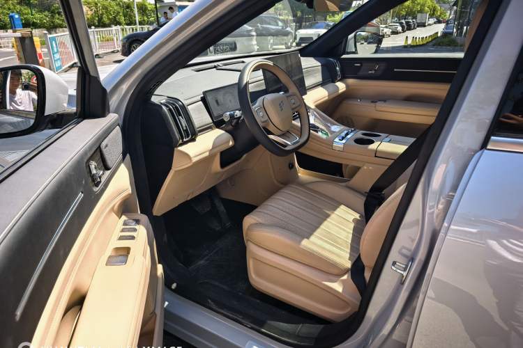 Used JETOUR X70L 2026 Model—1.5TD Dual-Clutch Comfort, 7-seater Interior 7