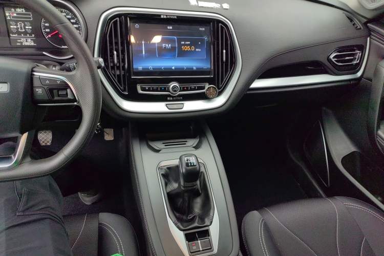 Used JETOUR X70M 2022 1.5T Manual Advanced Partner 7-Seater Audio And AC Panel