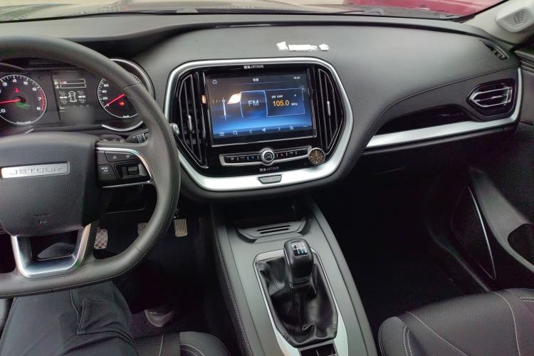 Used JETOUR X70M 2022 1.5T Manual Advanced Partner 7-Seater Center Console