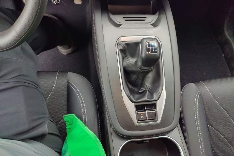 Used JETOUR X70M 2022 1.5T Manual Advanced Partner 7-Seater Gear Lever