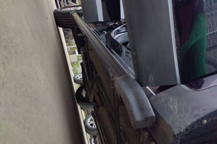 Used JETOUR X70M 2022 1.5T Manual Advanced Partner 7-Seater Right Side Sill