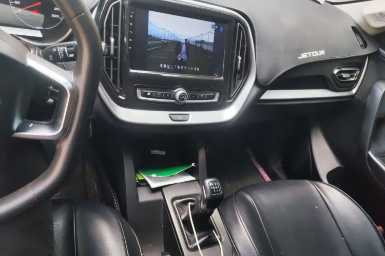 Used JETOUR X70M 2020 Revised 1.5T Manual Partner Version 6-Seater Audio And AC Panel